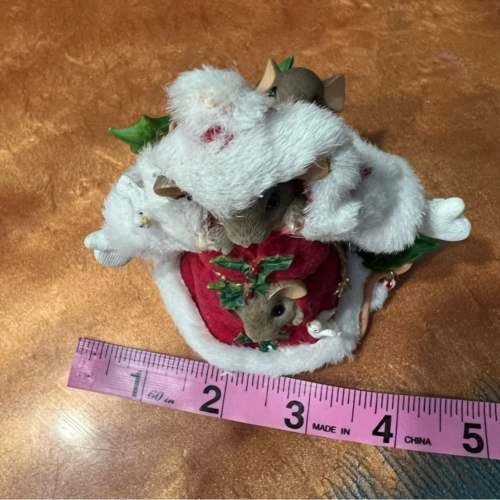 Charming Tails Mice THERE'S A LITTLE OF EACH OF US IN SANTA Ltd Ed 87/169